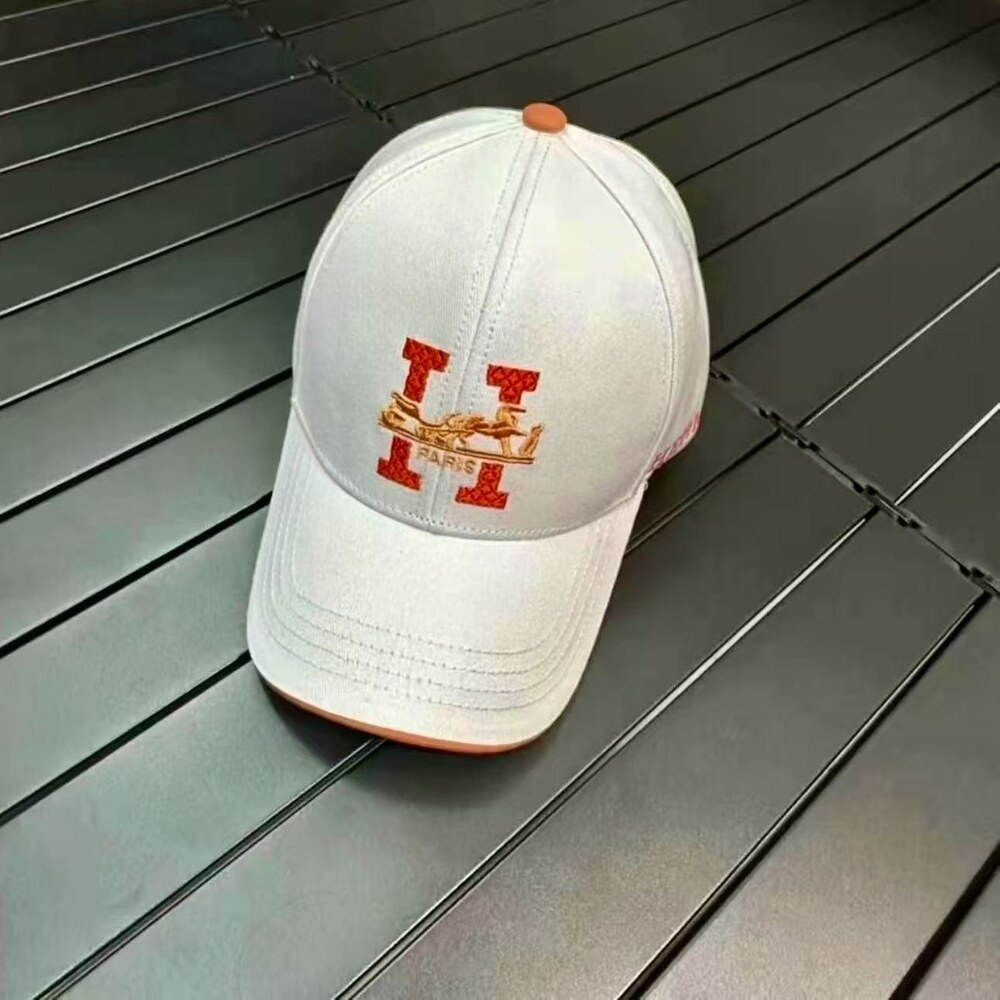 Hermès  White Cotton Baseball Cap with Equestrian Motif